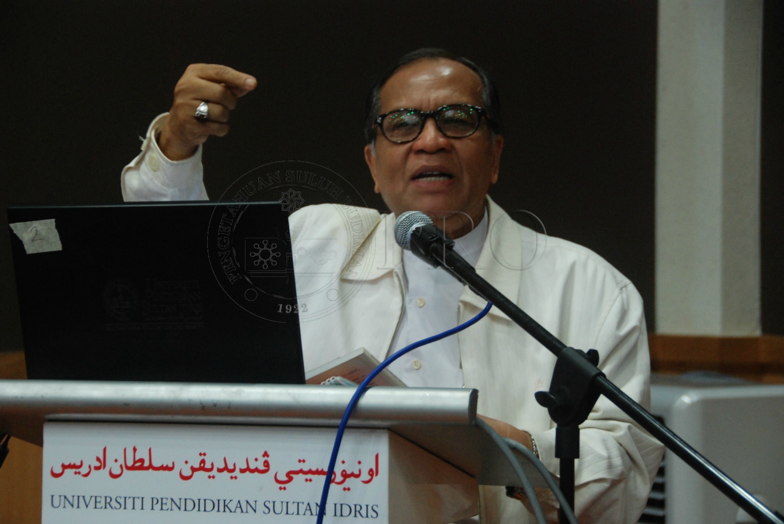 PRO 12 140 buku DSC 9689